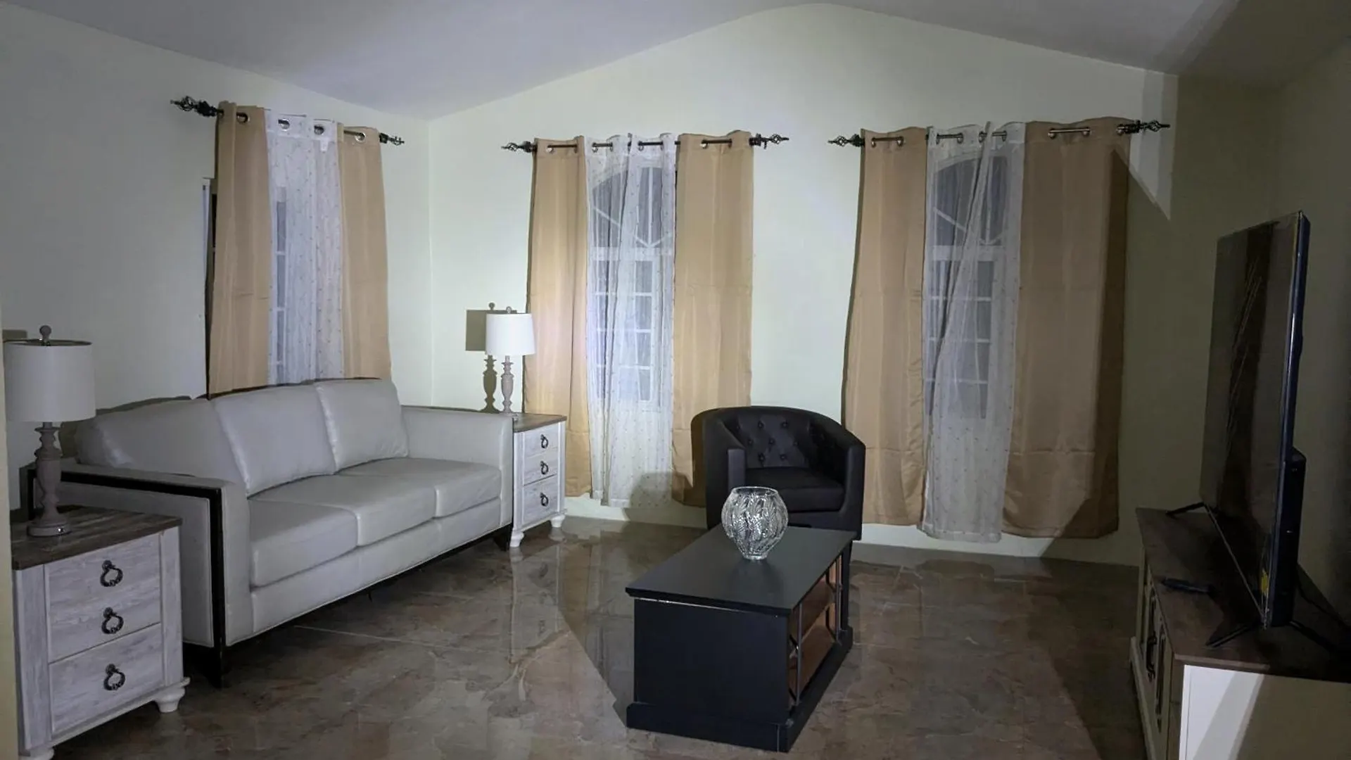 Bridgeview Arcadia Three Hotel Portmore Guest house